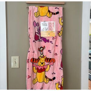 Disney Winnie The Pooh Piglet Tigger Paper Hearts Valentines Day Blanket NWT